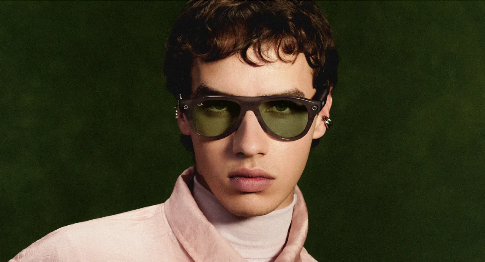 عینک : Aviator (Gen 3)Frame colour: Transparent Umber Lens colour: Transitions® Jade - Image 1